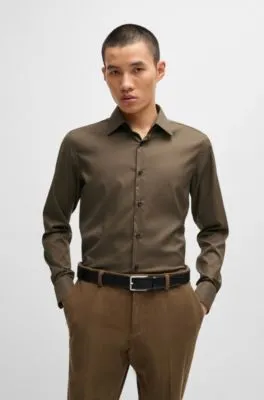 Camisa slim fit de sarga técnica elástica