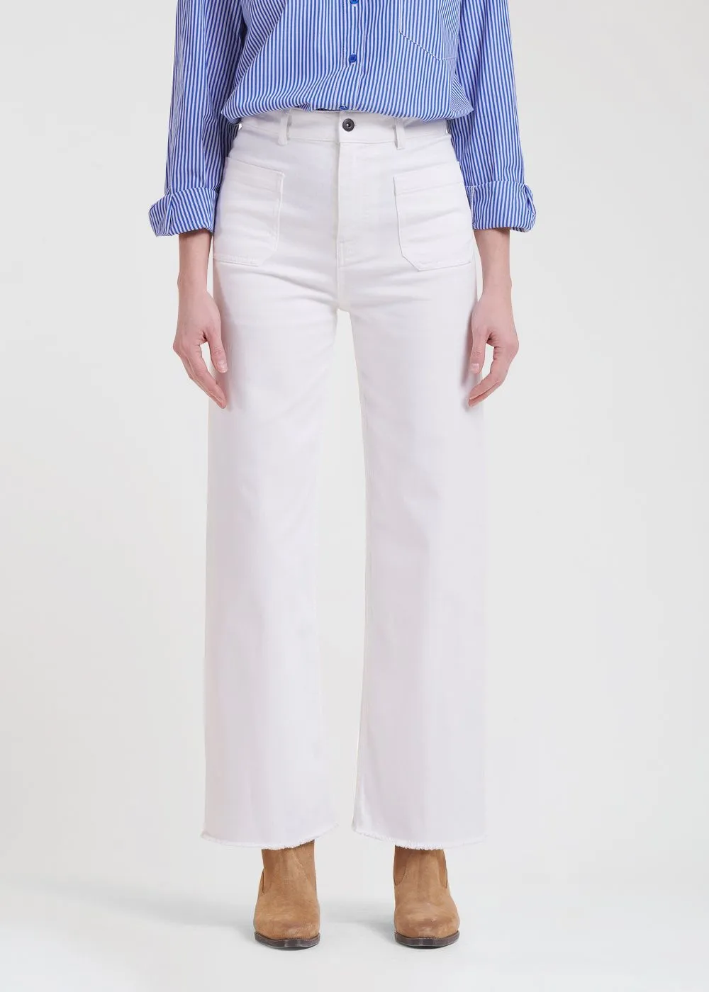 LA FEE MARABOUTEE Vaquero bootcut de algodón orgánico de talle alto en blanco
